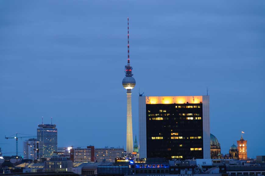 Stadtansicht von Berlin am Abend - Bild kostenlos herunterladen bei pictjour.com