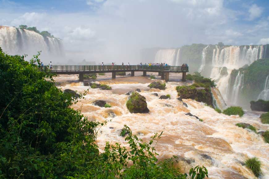 Iguazu Wasserfälle in Brasilien - Bild kostenlos herunterladen bei pictjour.com